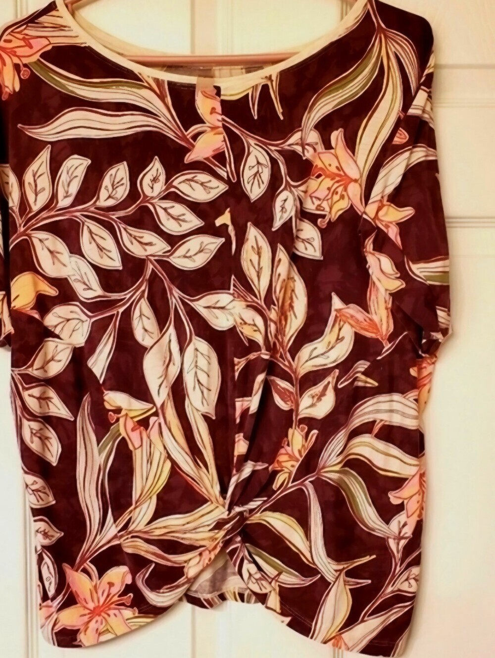 Hyba Tropical Floral Ruched Knot Front Crew Neck Short Sleeve T-Shirt Burgundy